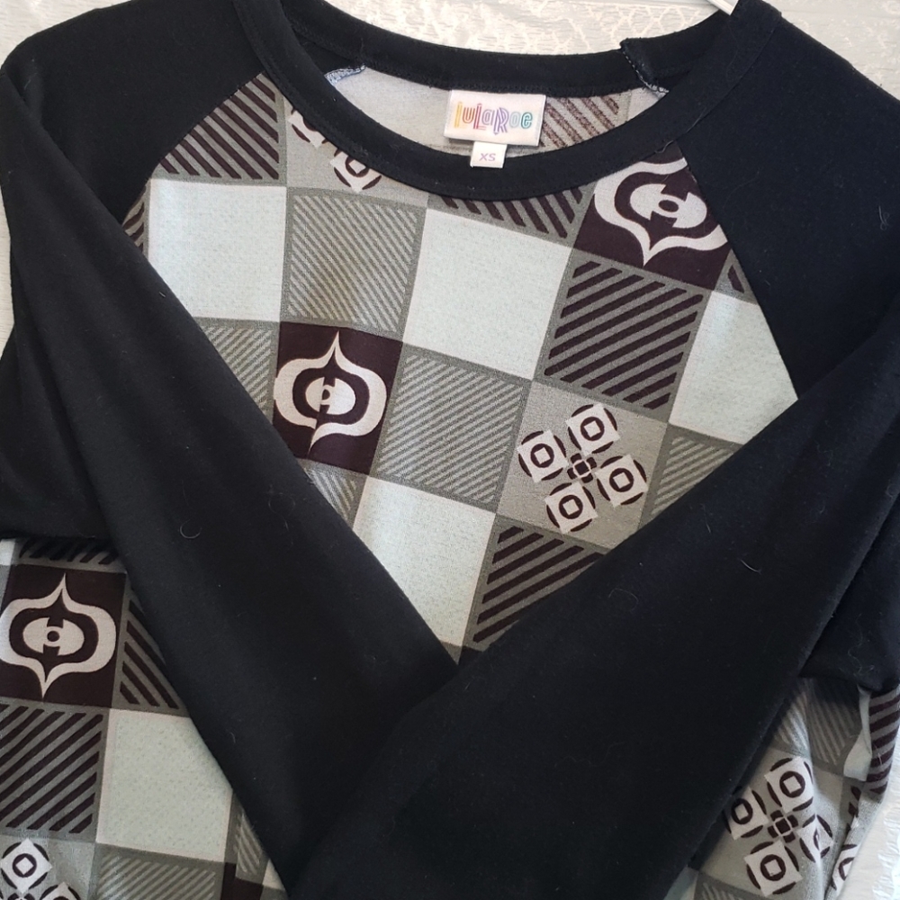 LulaRoe Randy - Picture 2 of 2